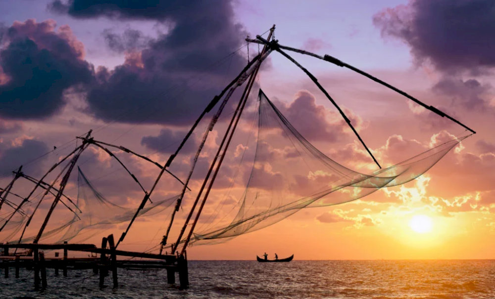 The area is a photographer’s paradise, especially at sunrise and sunset, when the village is bathed in warm light 